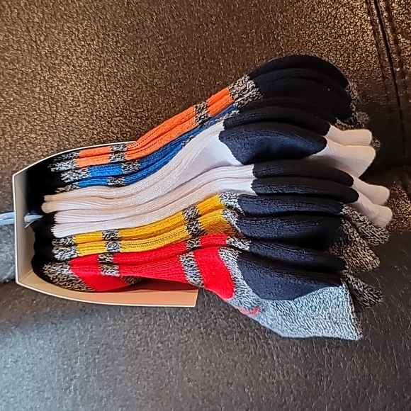 Boys skechers low cut socks - Picture 3 of 4